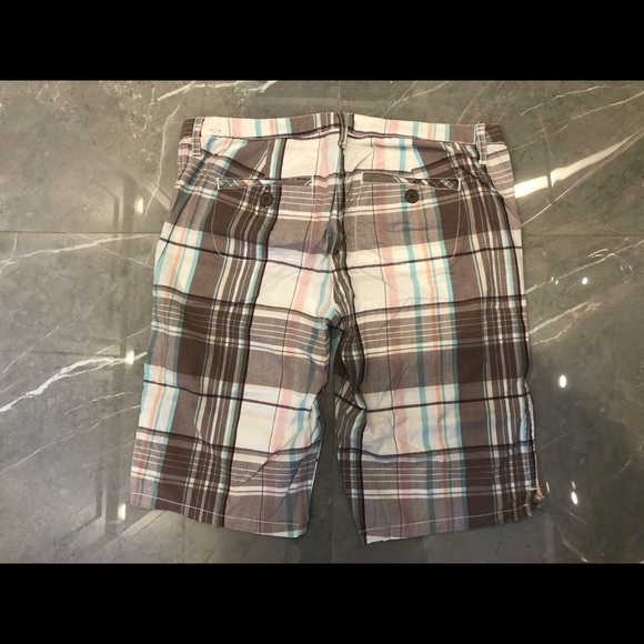 Hollister women’s shorts - Picture 3 of 9